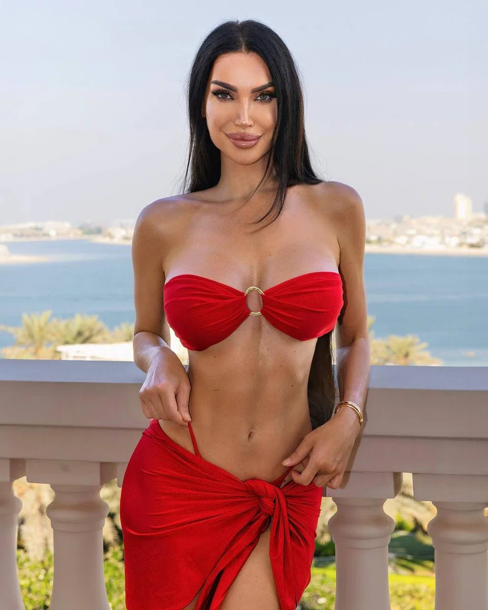 Chiara, escort in Hong Kong — photo 1 of 7