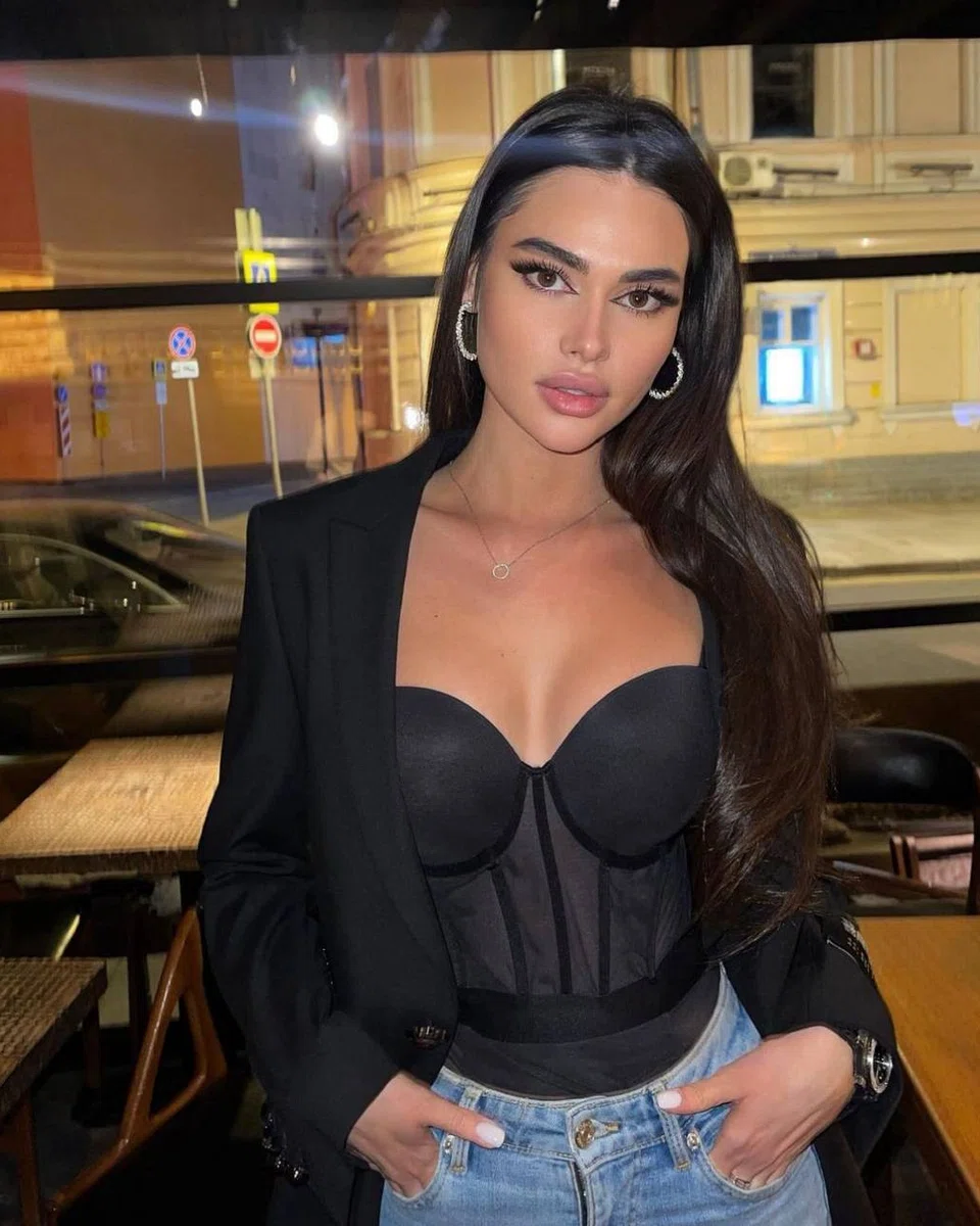 Nadin, escort in Paris