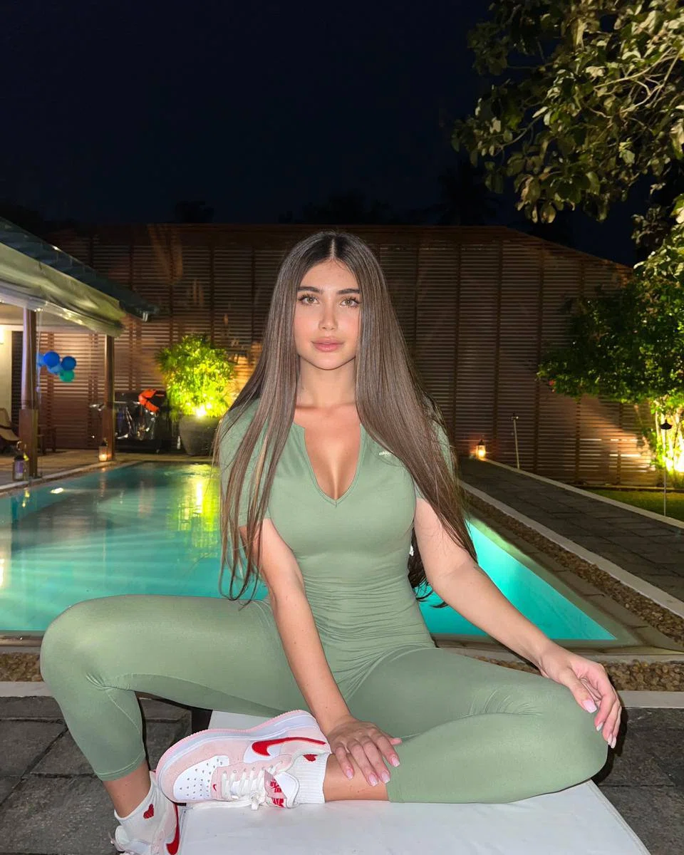 Vika, escort in Mykonos