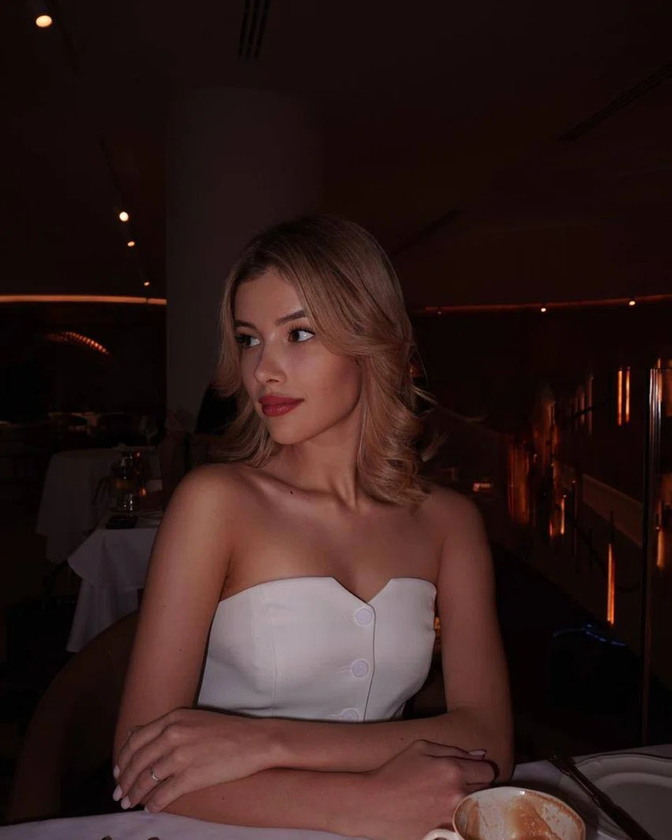Sofa, escort in Miami