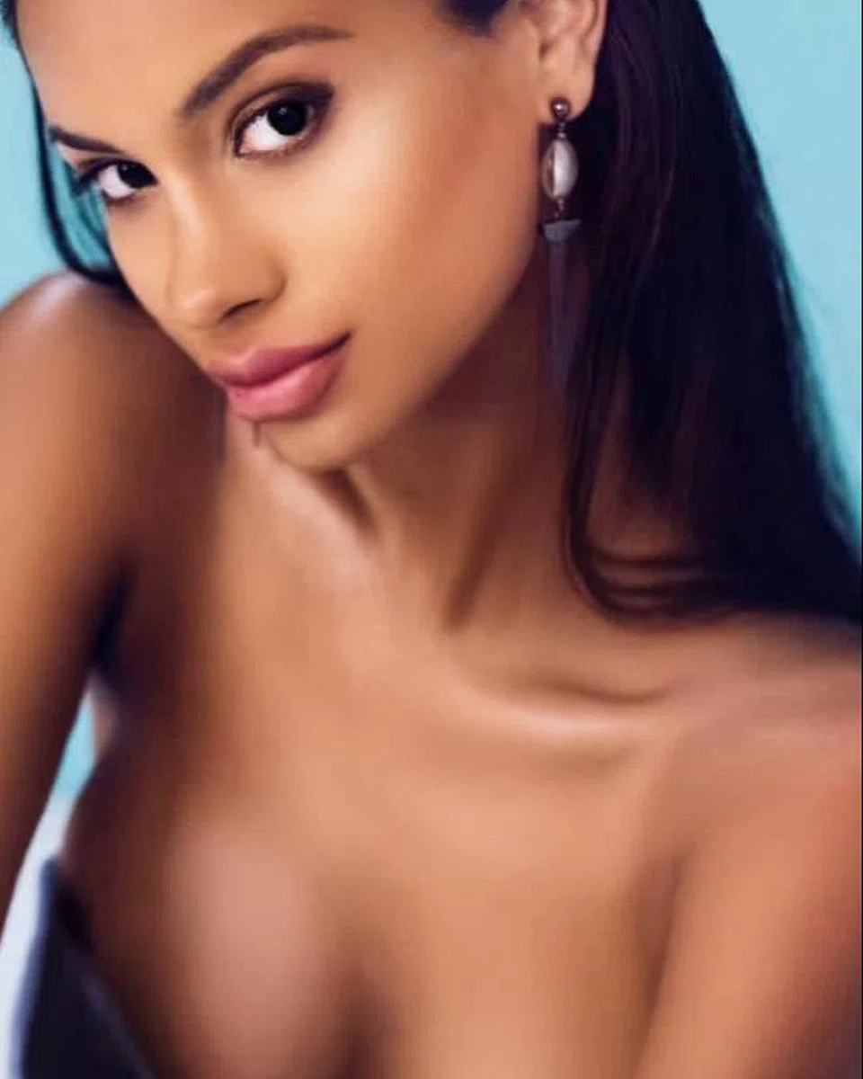 Sara, escort in Geneva