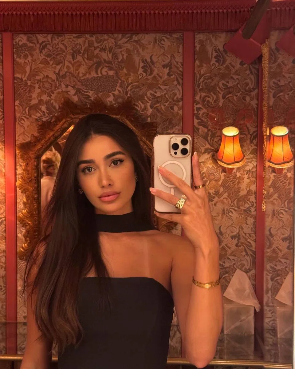 Elly, escort in Vienna