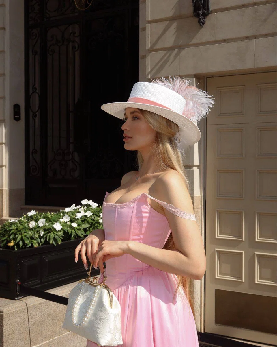 Polina, escort in Hong Kong